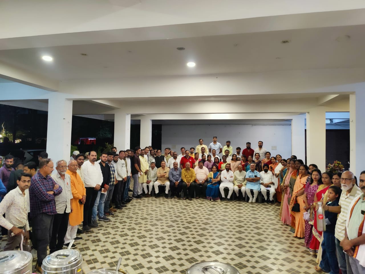 स्वर्गीय रविशंकर त्रिपाठी की प्रतिमा के लिए उपमुख्यमंत्री अरुण साव ने दिए 8 लाख